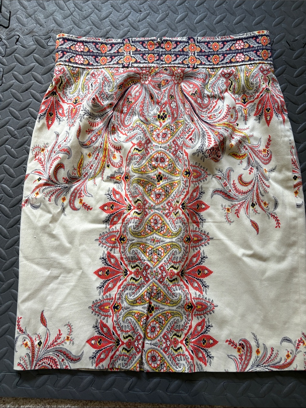ANTONIO MELANI Cream Pencil Skirt with Coral & Yellow Paisley - Picture 2 of 6